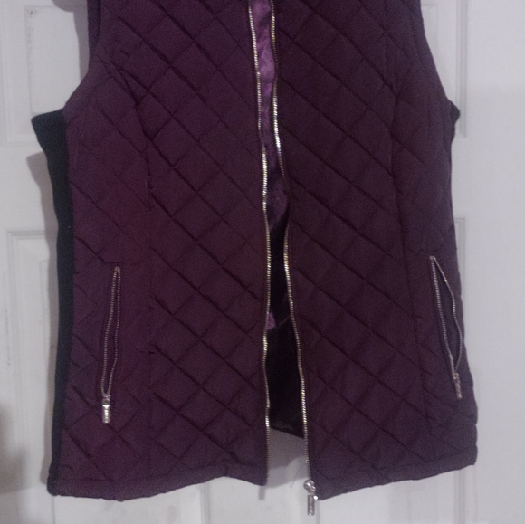 Woman's Calvin Klein purple puffer zip up quilted vest size medium - Picture 2 of 10
